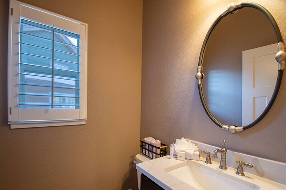 Photo of Bathroom in Rendezvous