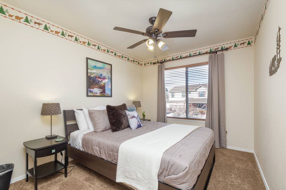 Photo of Bedroom in Cheyenne Meadows