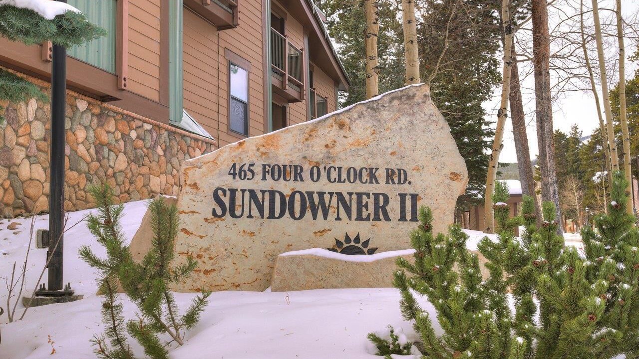 Photo of Outdoor in Four O'Clock