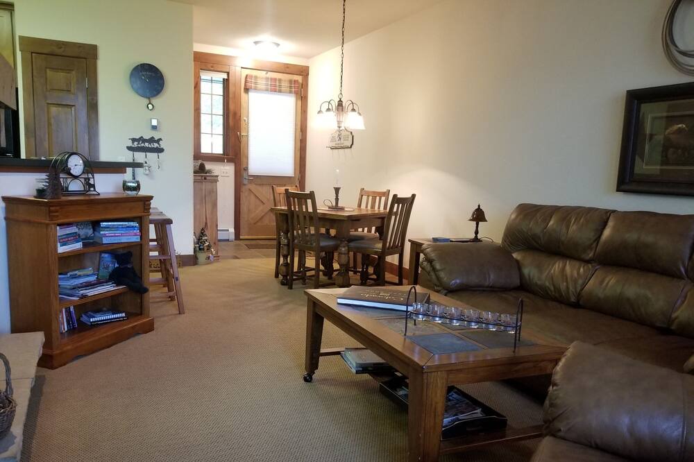 Photo of Livingroom in Granby
