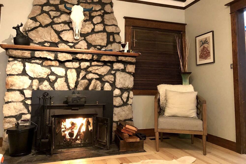 Photo of Livingroom in Evergreen West Central