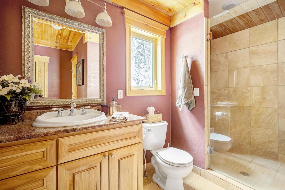Photo of Bathroom in Morrison