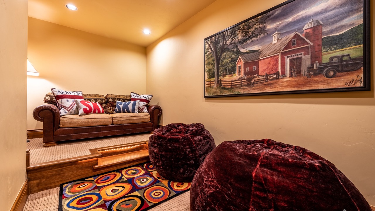 Photo of Livingroom in Beaver Creek
