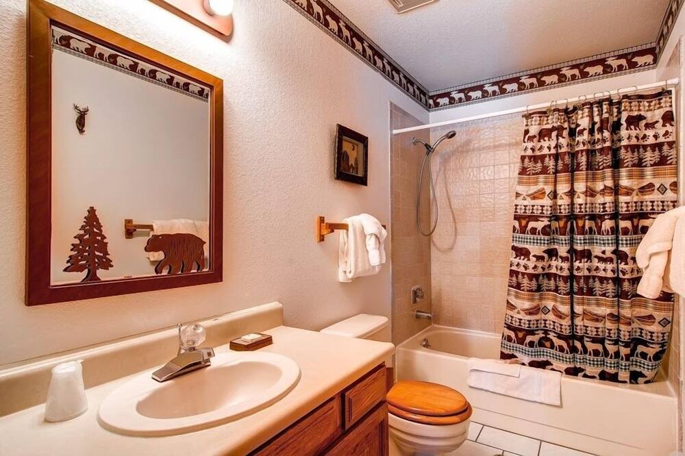 Photo of Bathroom in Wildernest