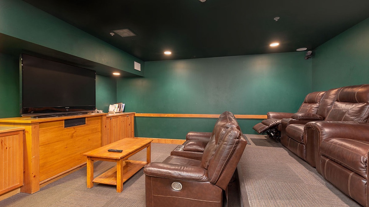 Photo of Livingroom in River Run