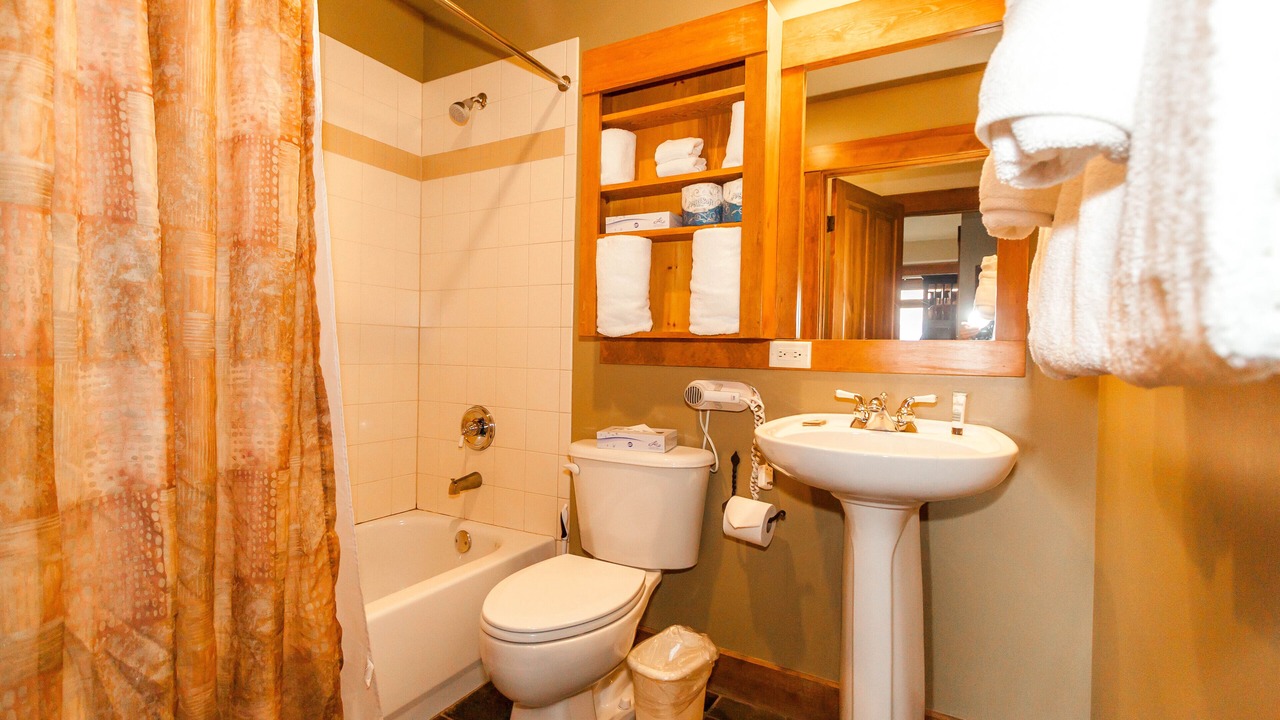 Photo of Bathroom in River Run