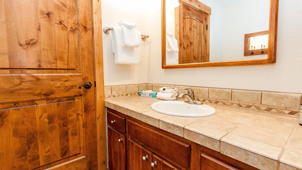Photo of Bathroom in Lakeside Village
