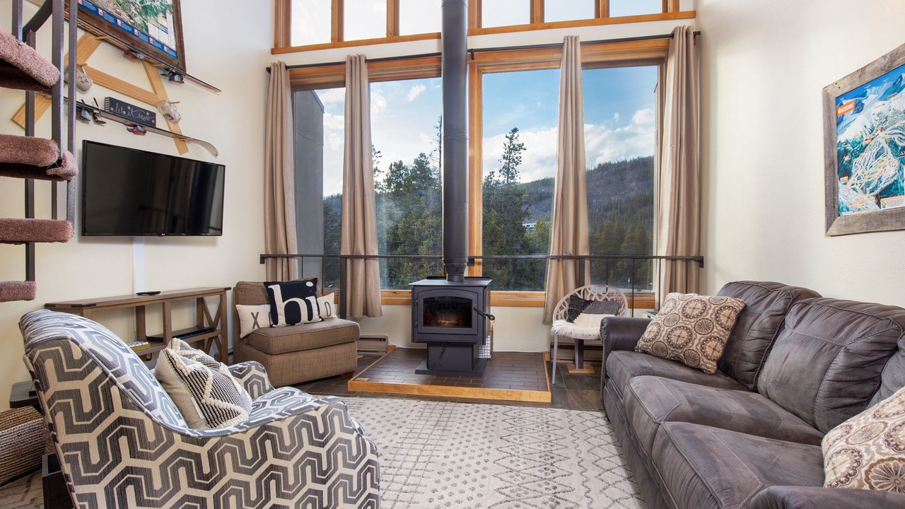 Photo of Livingroom in Lakeside Village