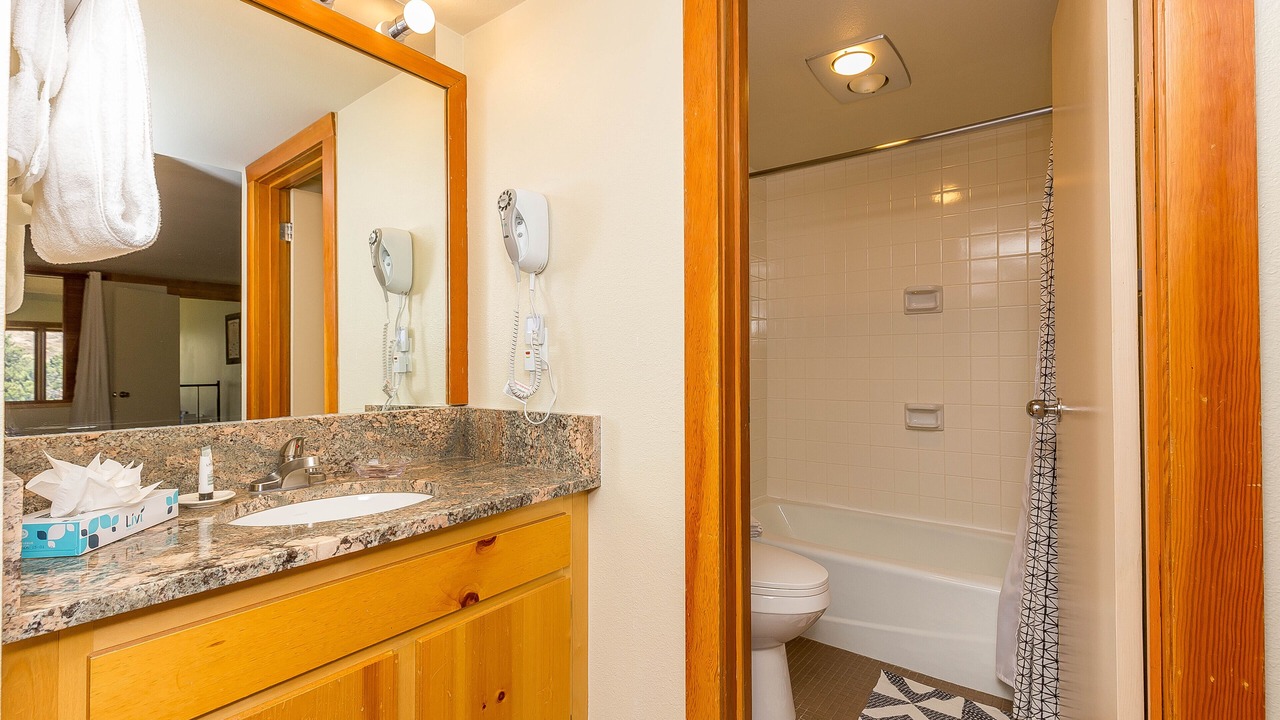 Photo of Bathroom in Lakeside Village