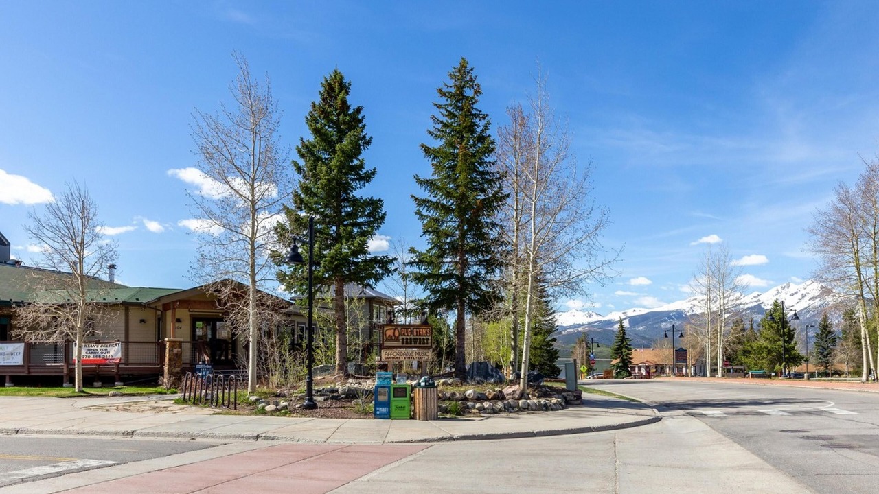 Photo of Others in Dillon