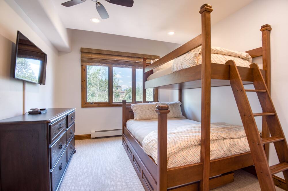 Photo of Bedroom in Edwards