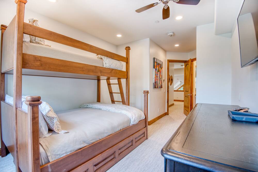 Photo of Bedroom in Edwards