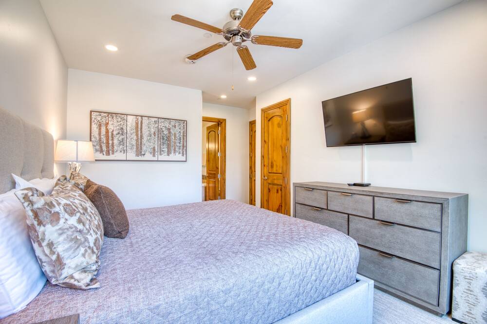 Photo of Bedroom in Edwards