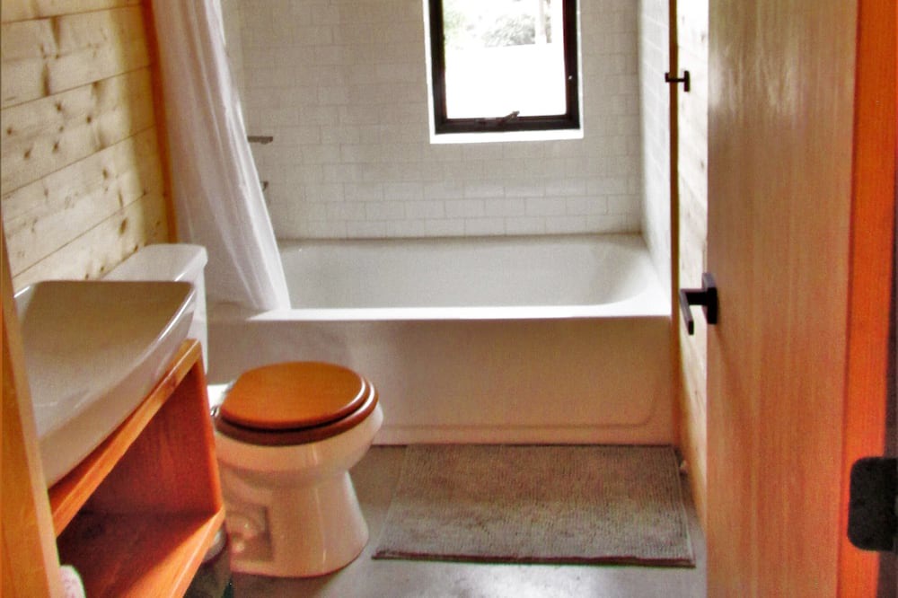Photo of Bathroom in Carbondale