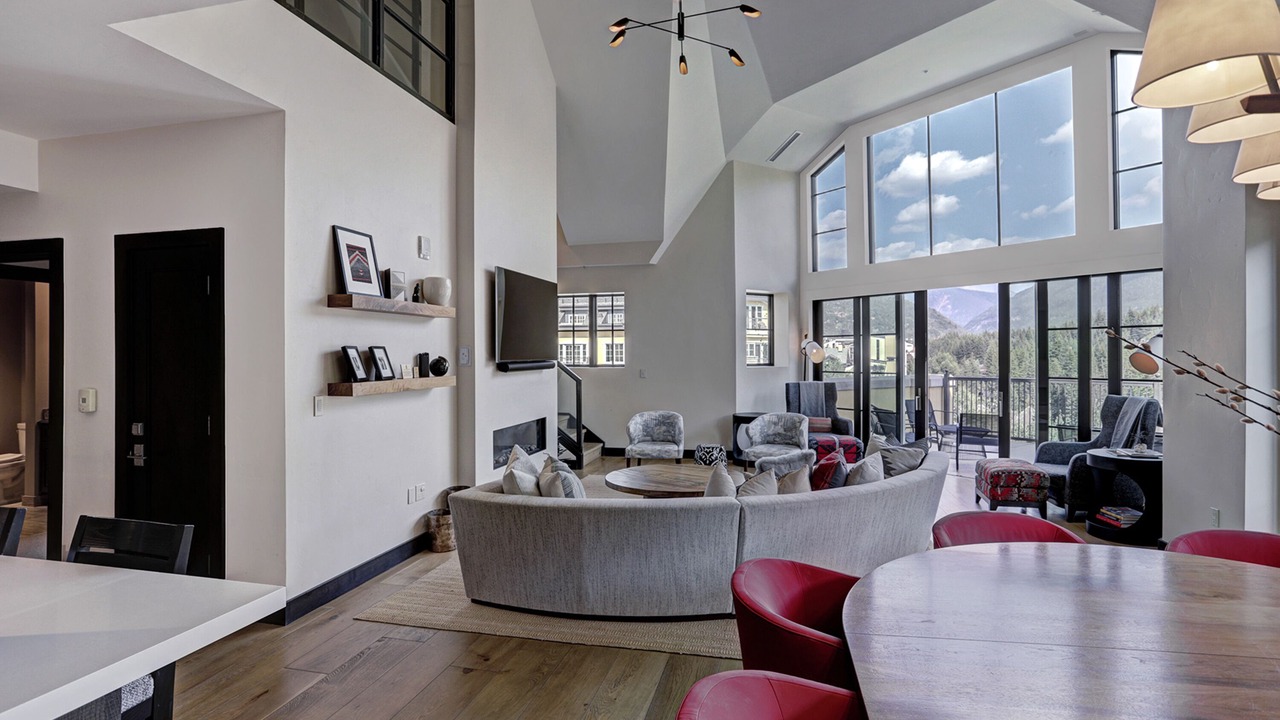 Photo of Livingroom in Vail