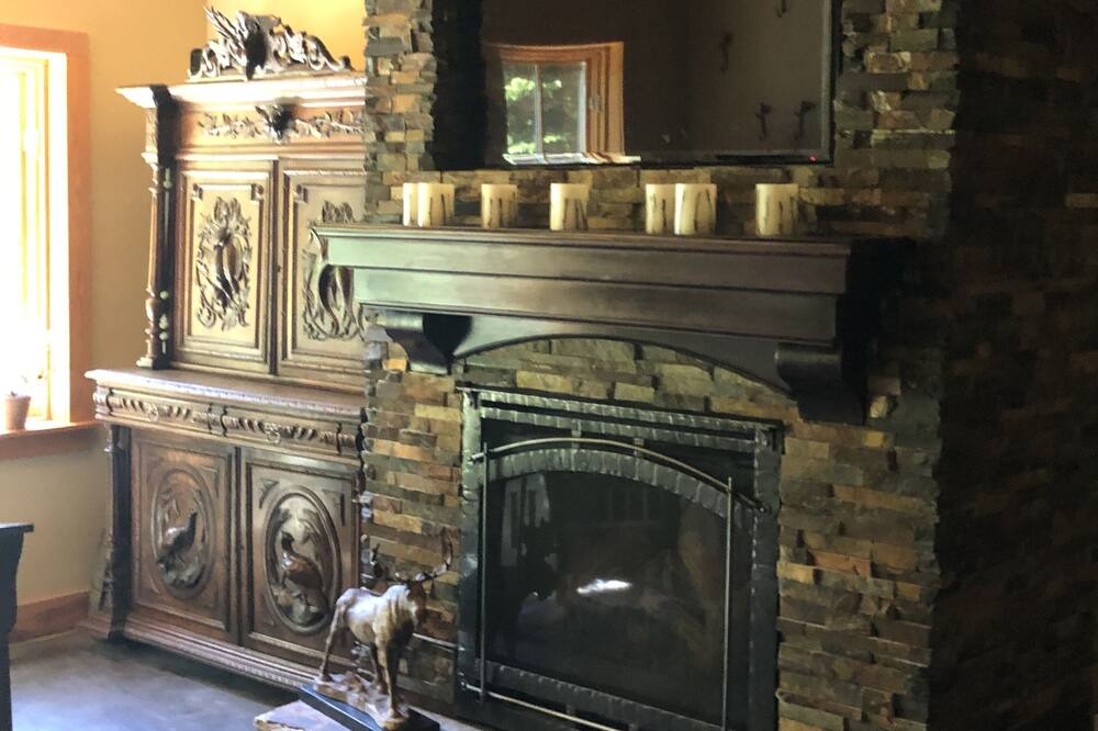 Photo of Livingroom in Saint Mary's
