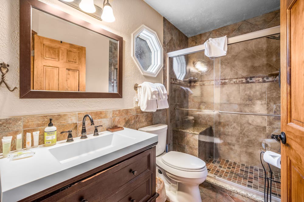 Photo of Bathroom in Carriage Hills