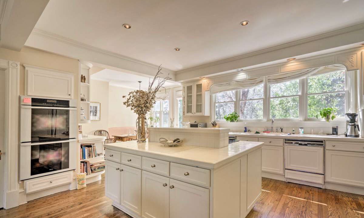 Photo of Kitchen in Broadmoor