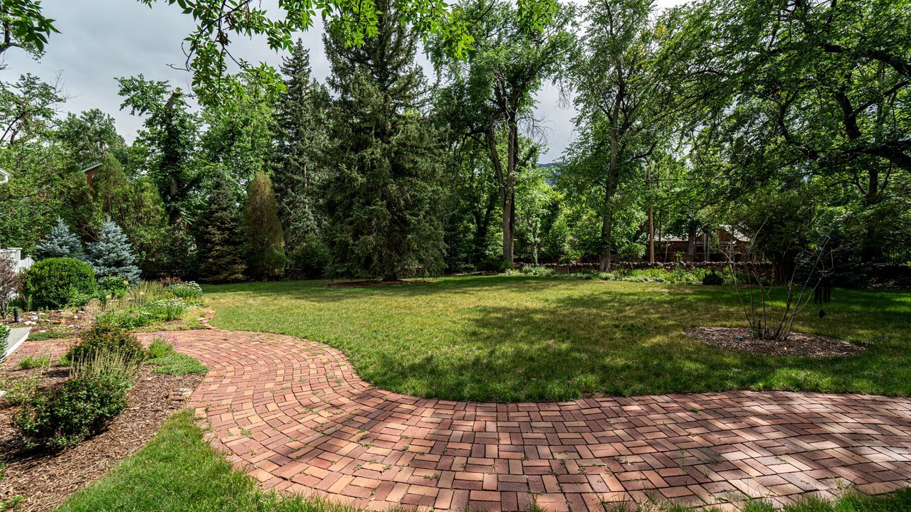 Photo of Outdoor in Broadmoor