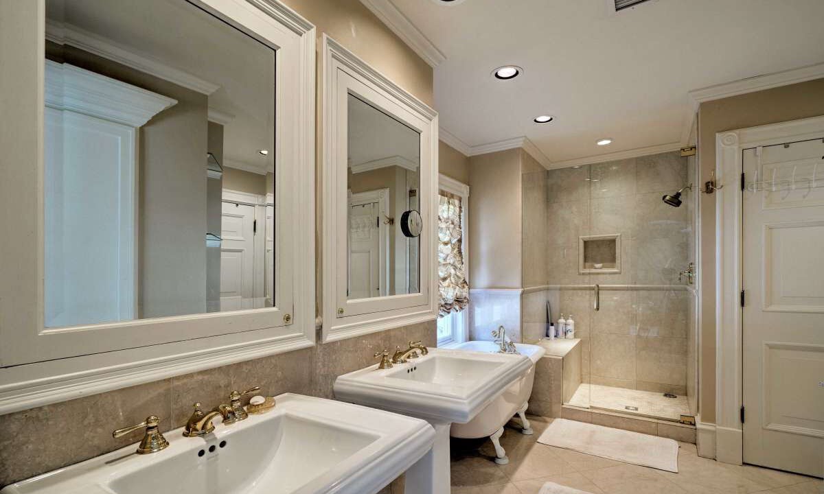 Photo of Bathroom in Broadmoor
