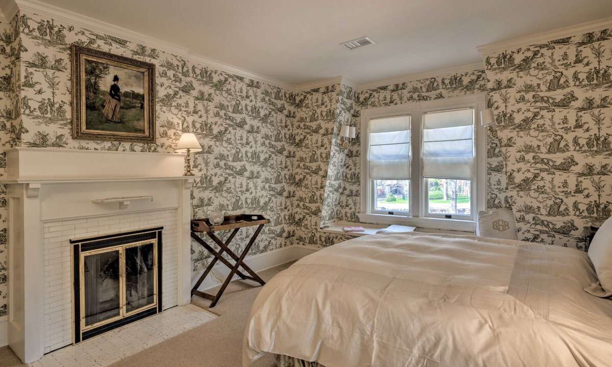 Photo of Bedroom in Broadmoor