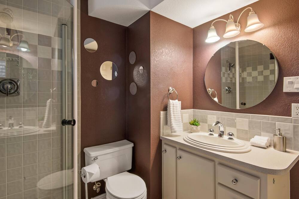 Photo of Bathroom in Coyote Gulch
