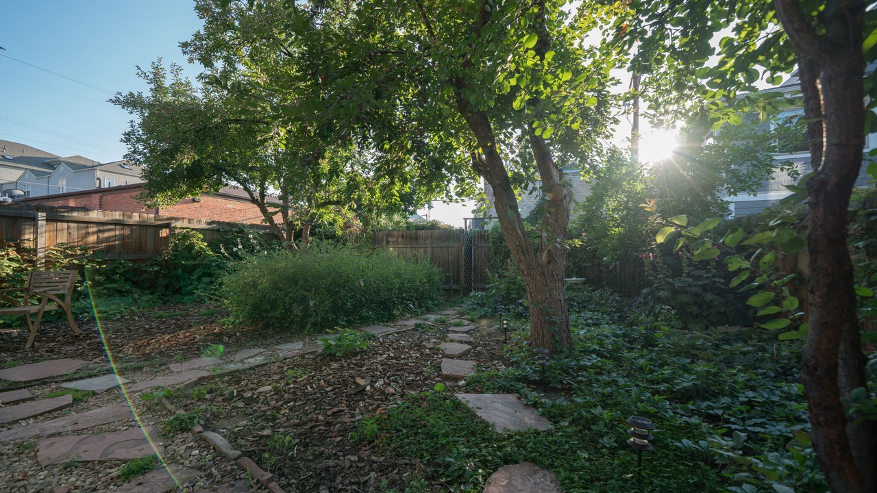 Photo of Outdoor in Uptown