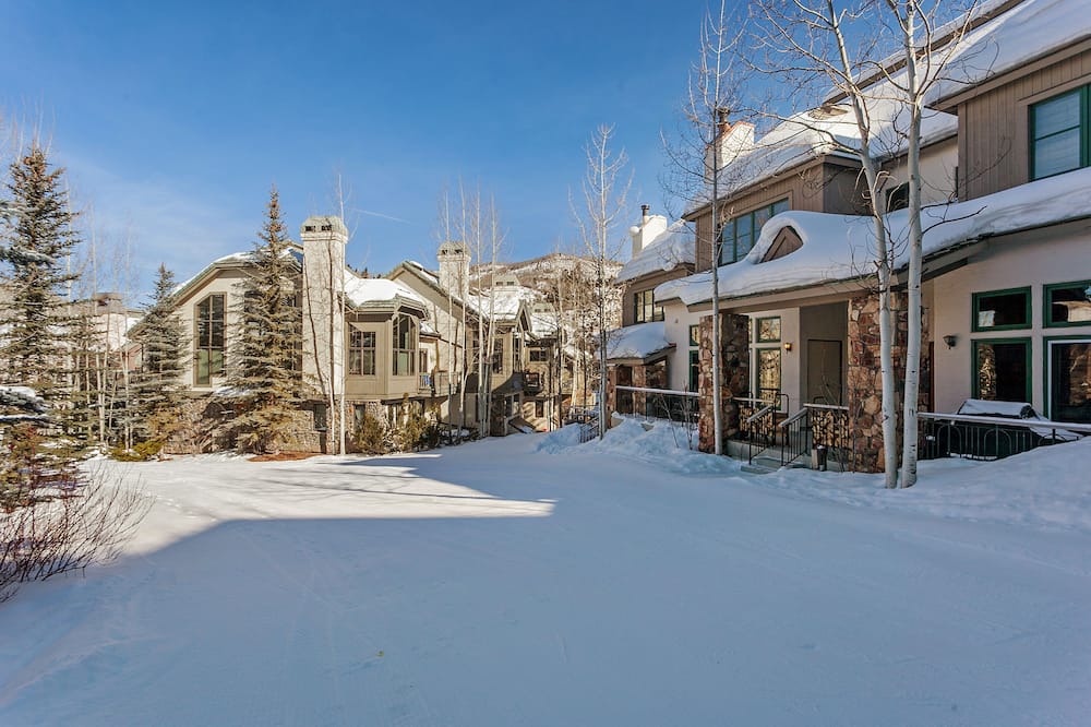 Photo of Outdoor in Highlands Townhomes