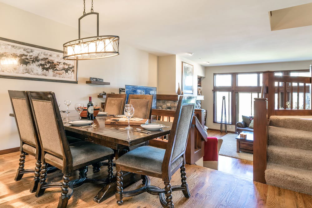 Photo of Kitchen in Highlands Townhomes