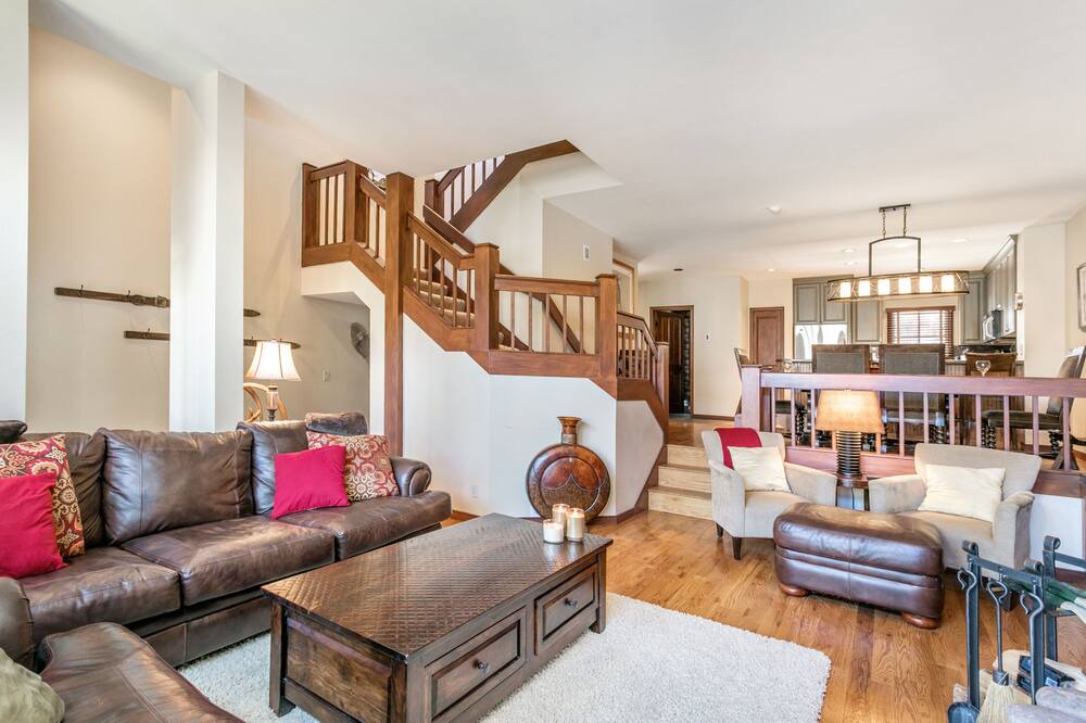 Photo of Livingroom in Highlands Townhomes