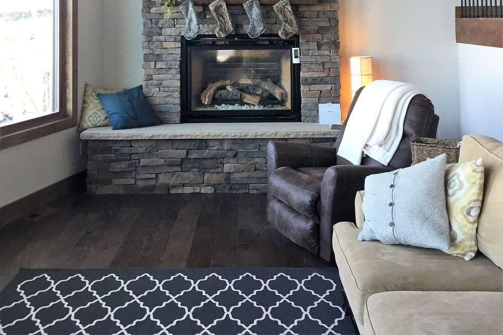 Photo of Bedroom in Warm Springs
