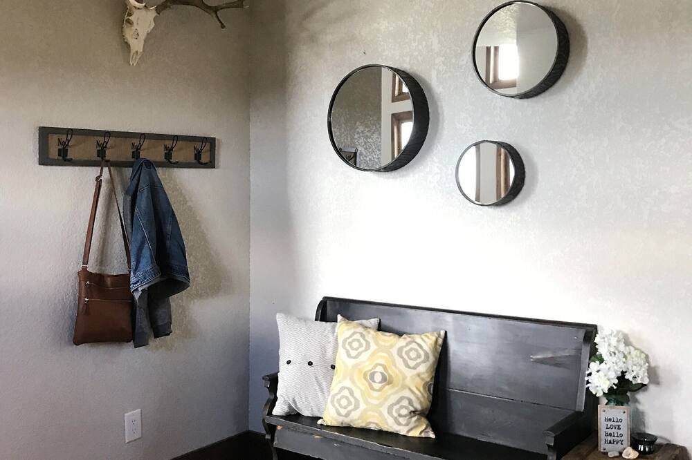 Photo of Livingroom in Warm Springs
