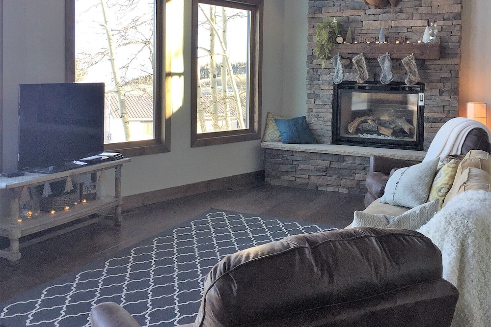 Photo of Bedroom in Warm Springs