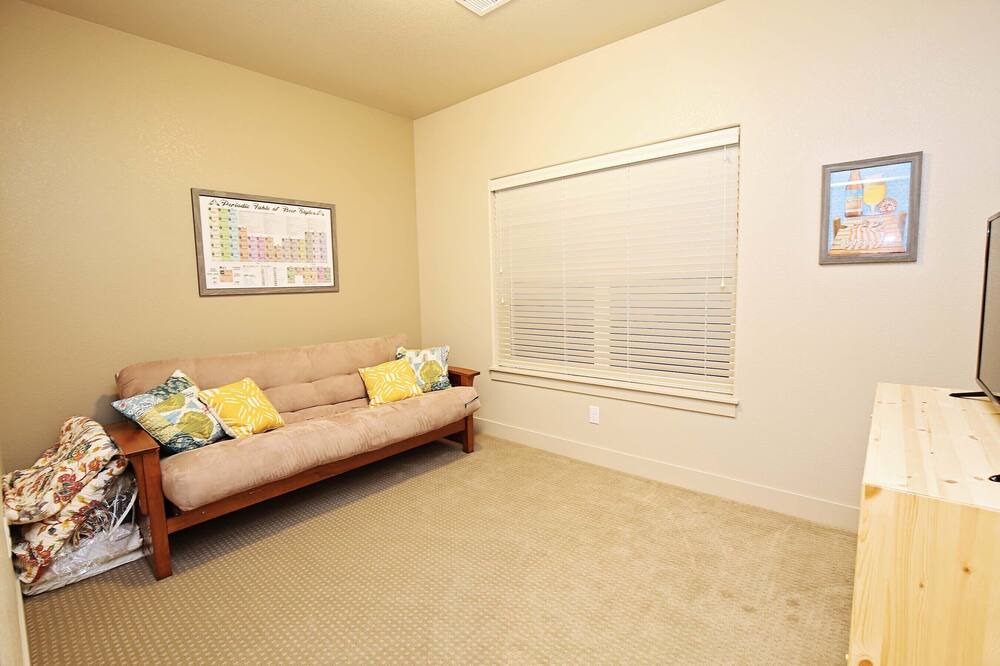 Photo of Bedroom in Old Town North