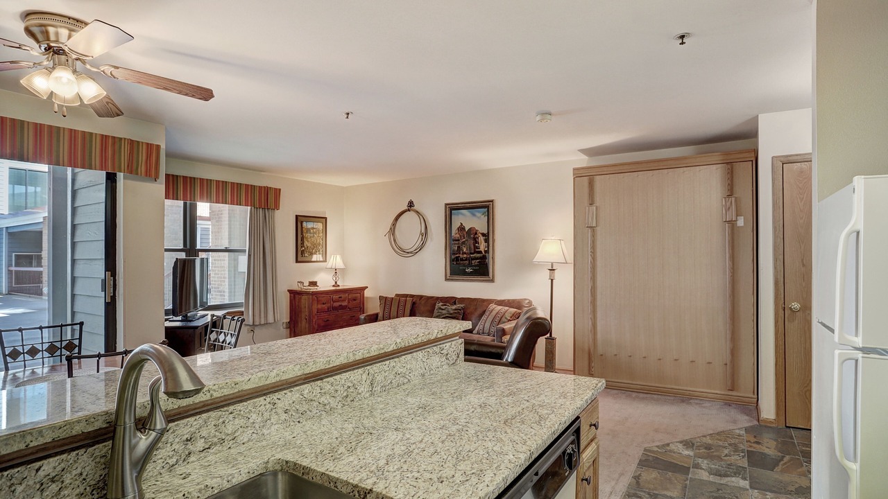 Photo of Livingroom in Historic District