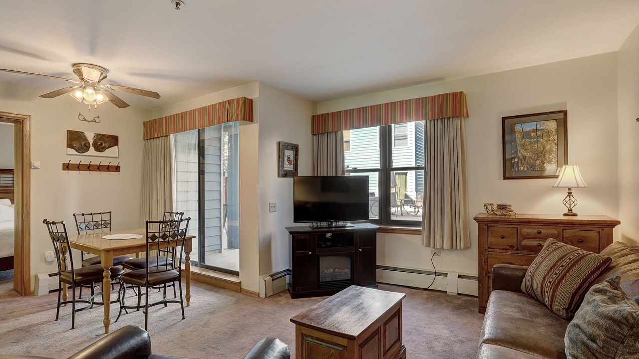 Photo of Livingroom in Historic District