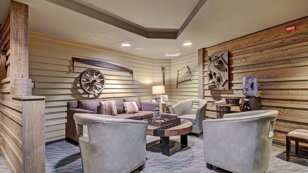 Photo of Livingroom in Peak 8