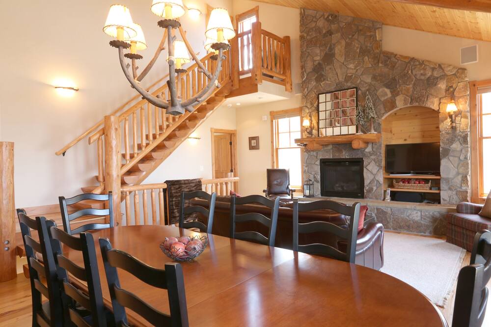 Photo of Livingroom in Fraser