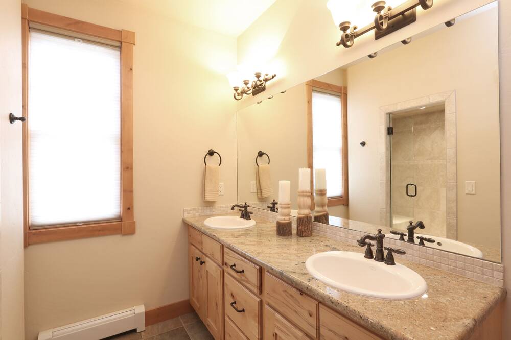 Photo of Bathroom in Fraser