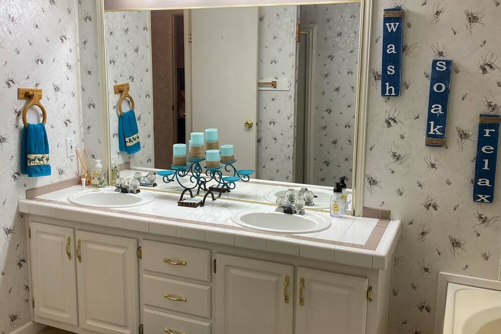 Photo of Bathroom in Victor