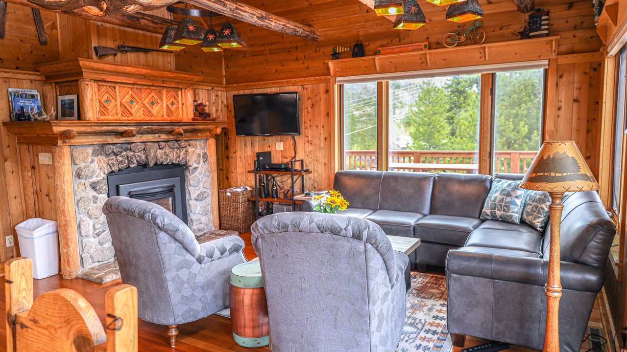 Photo of Livingroom in Grand Lake