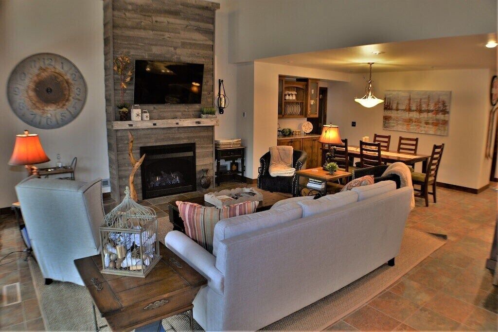 Photo of Livingroom in Purgatory