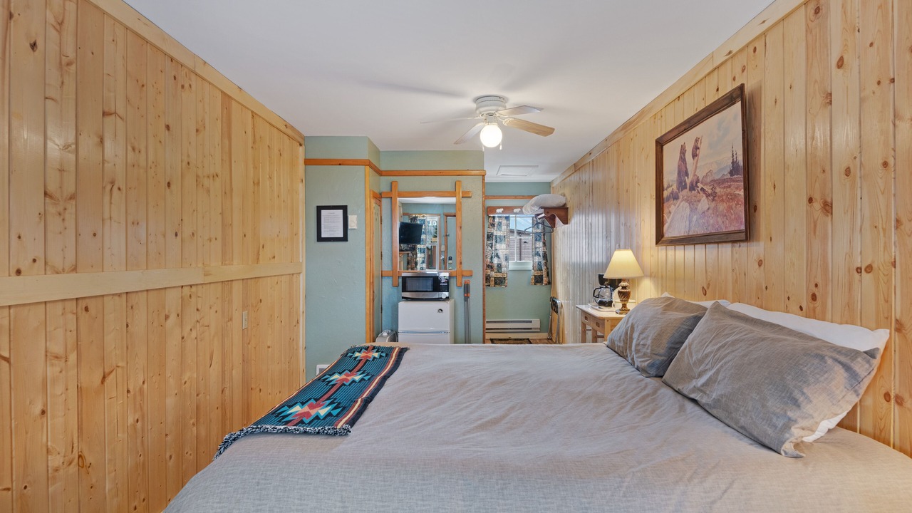 Photo of Bedroom in South Fork