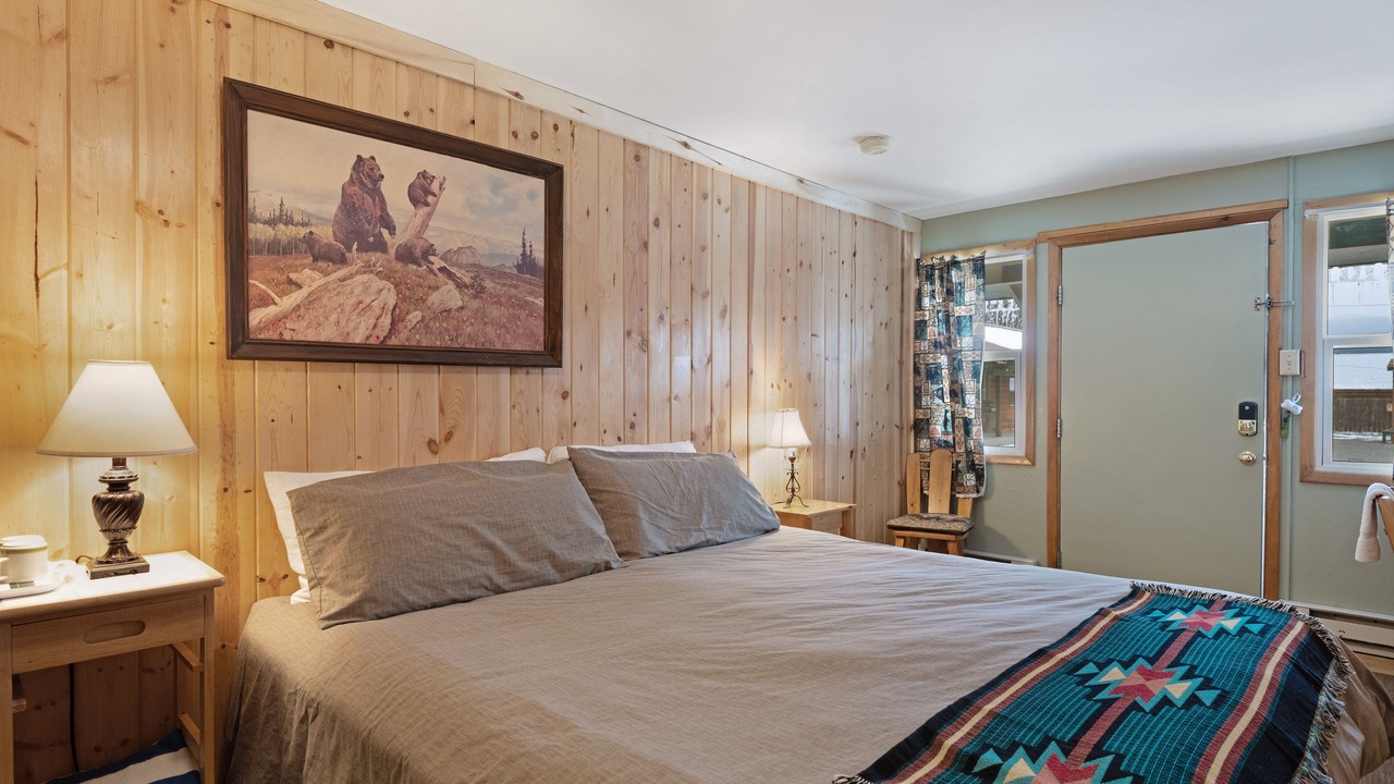 Photo of Bedroom in South Fork