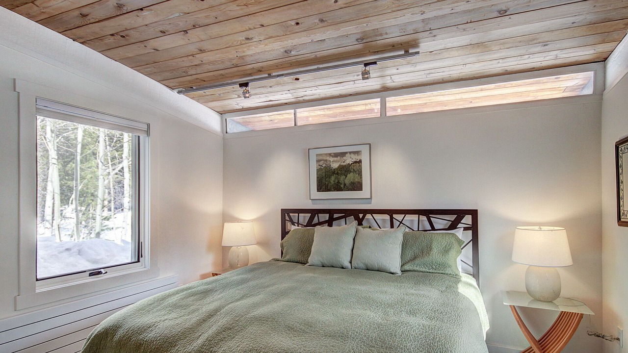 Photo of Bedroom in Breckenridge Heights