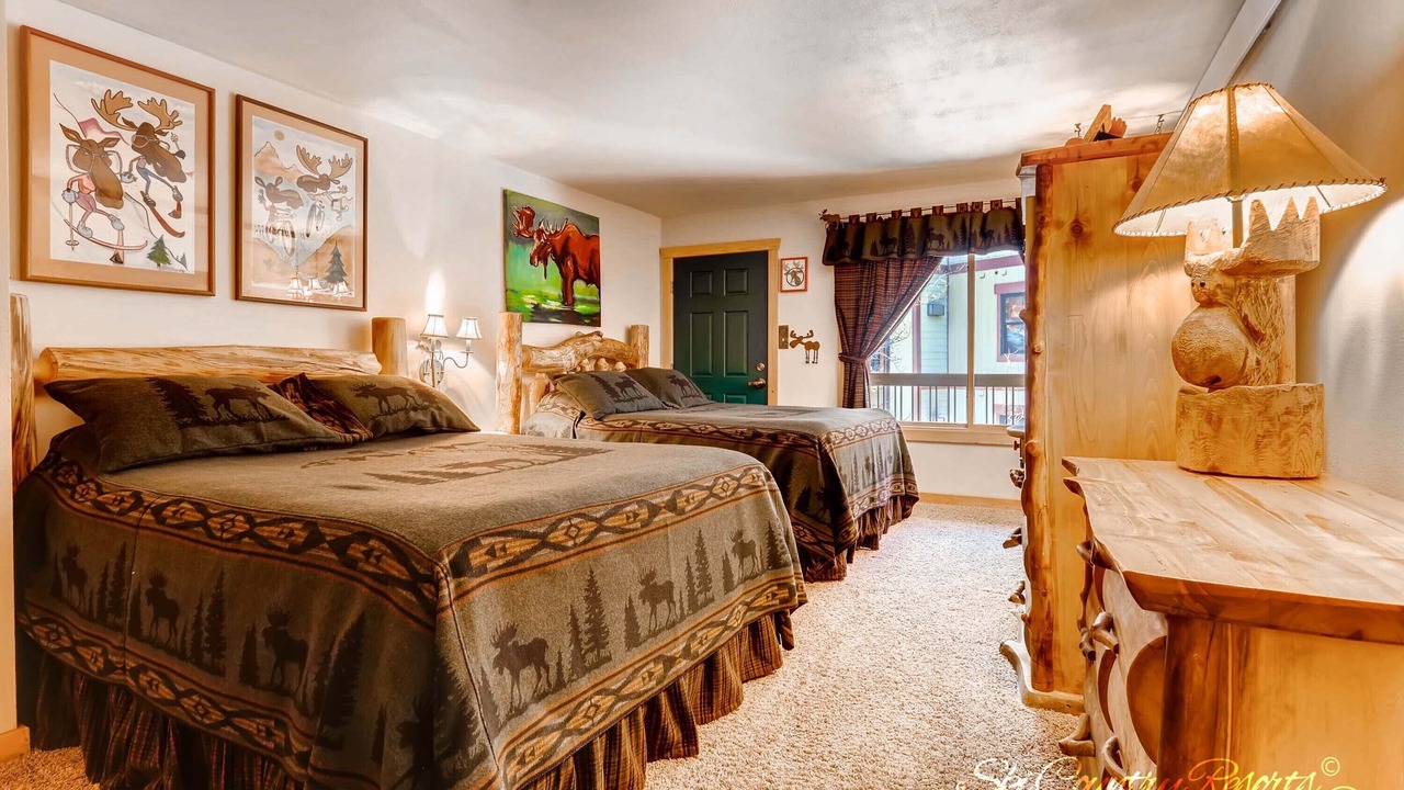 Photo of Bedroom in Peak 9