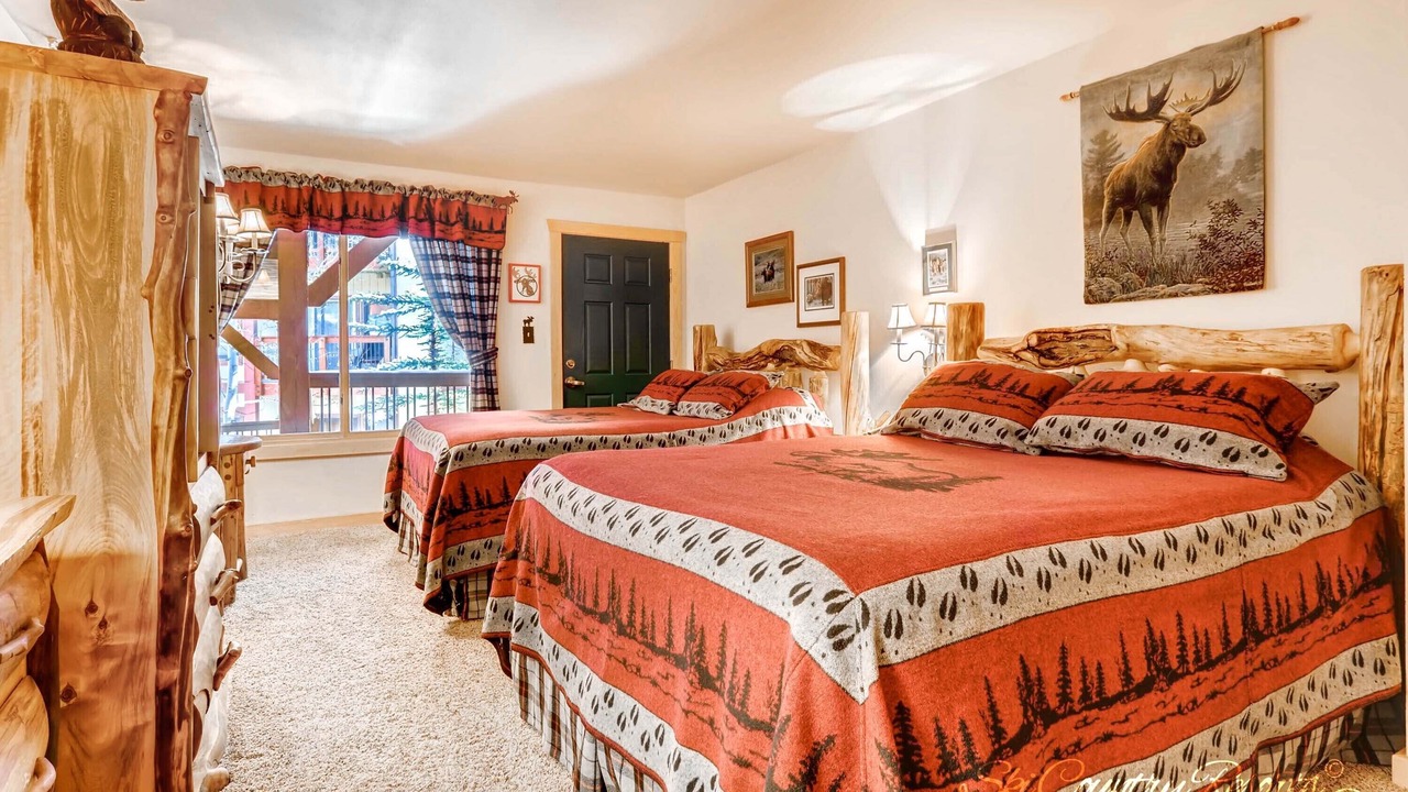 Photo of Bedroom in Peak 9