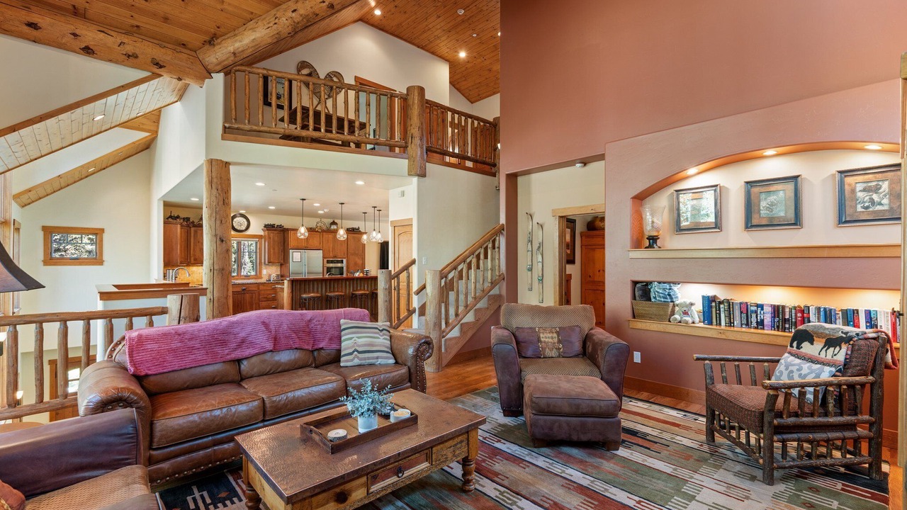 Photo of Livingroom in Columbine Lake
