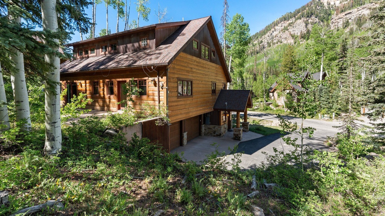 Photo of Outdoor in Columbine Lake