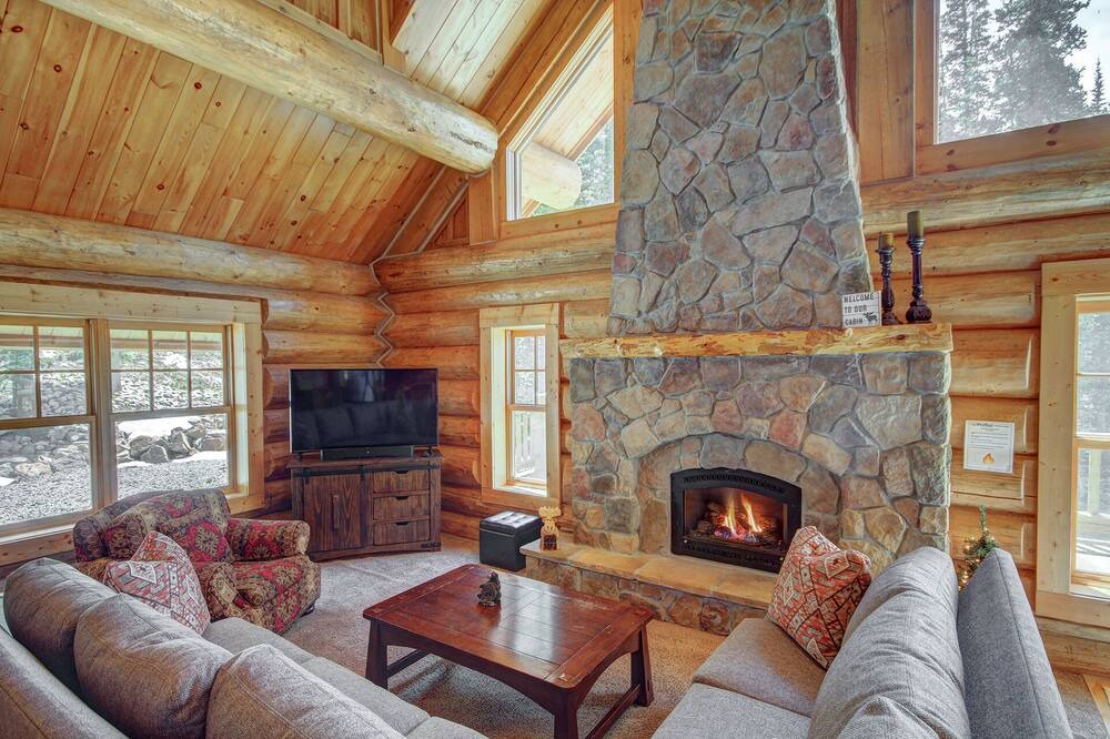 Photo of Livingroom in Quandary Village